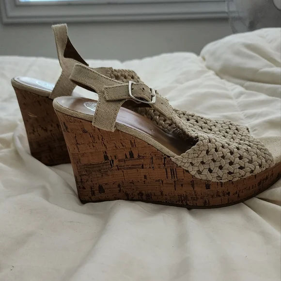 Shoes - Picture 2 of 3